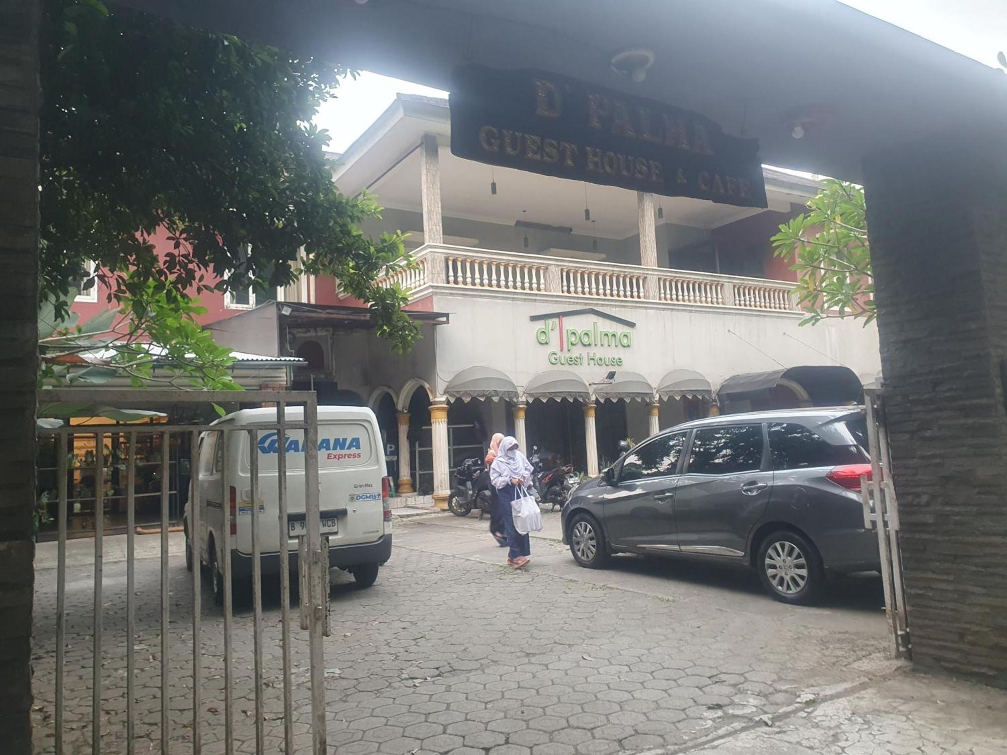 Ruang Tidur At Dpalma Bogor Hotel Exterior photo