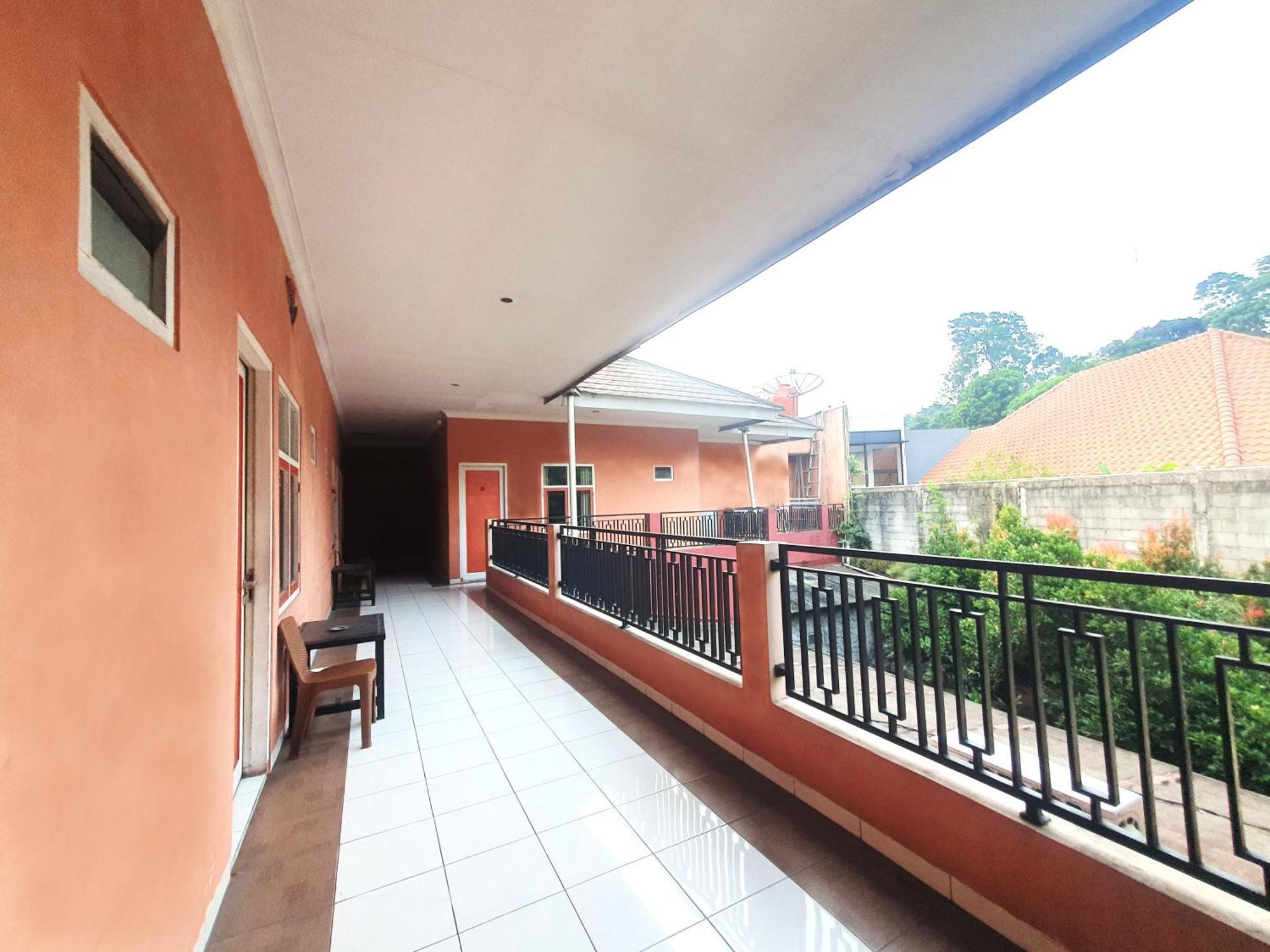Ruang Tidur At Dpalma Bogor Hotel Exterior photo